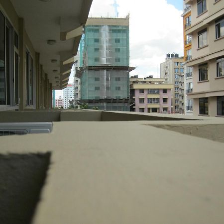 โรงแรมไอริส ดาร์เอสซาลาม ภายนอก รูปภาพ
